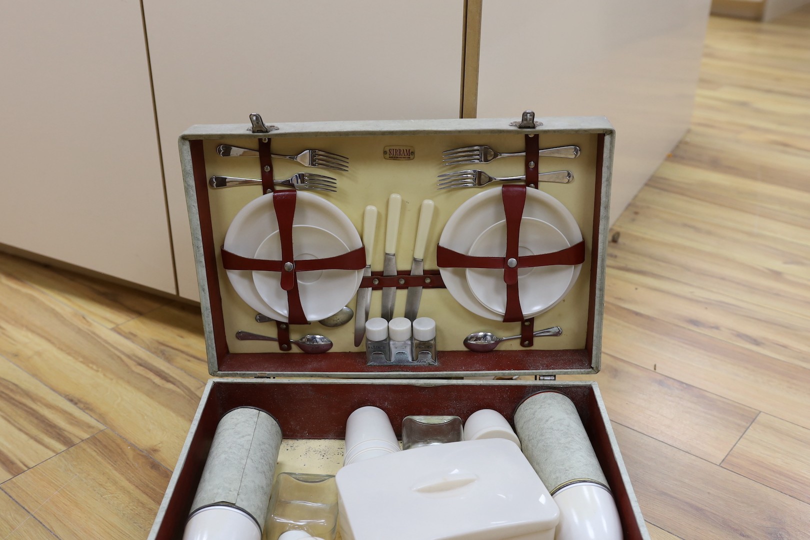 A Sirram picnic set